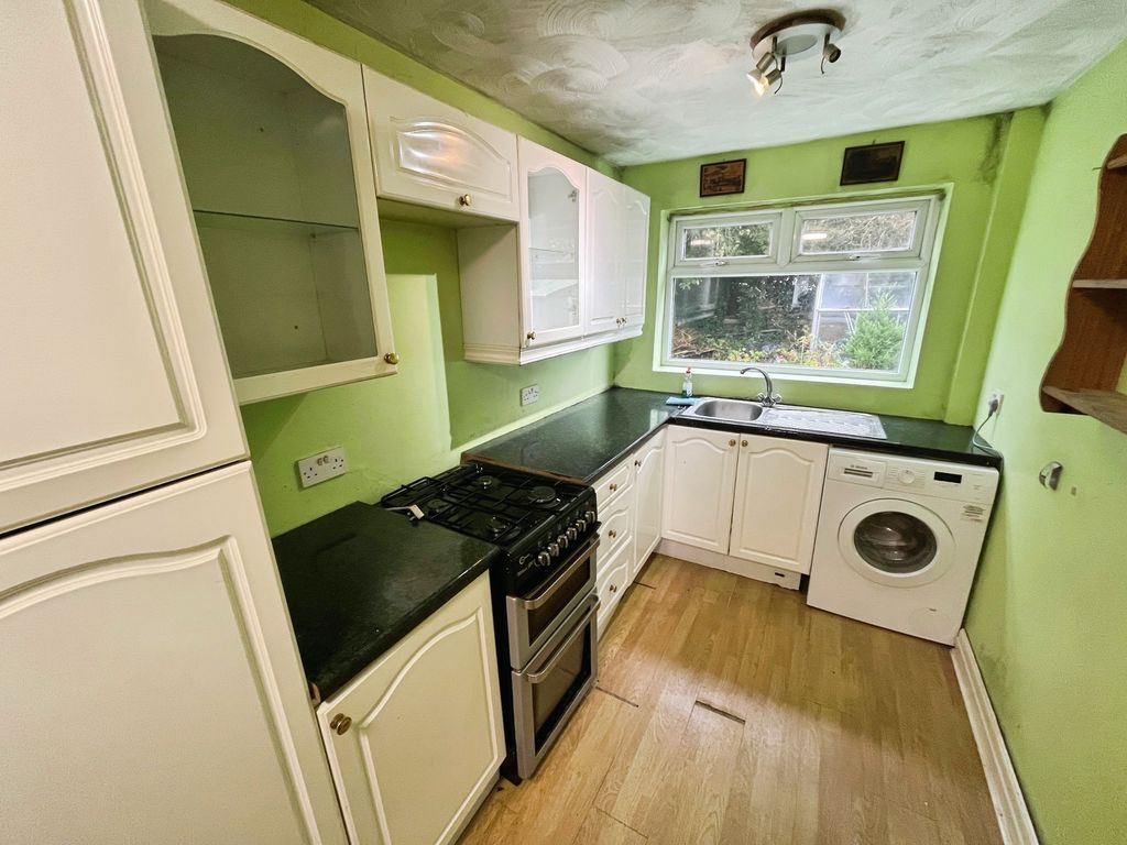 Property photo 3 of 14 Kitchen