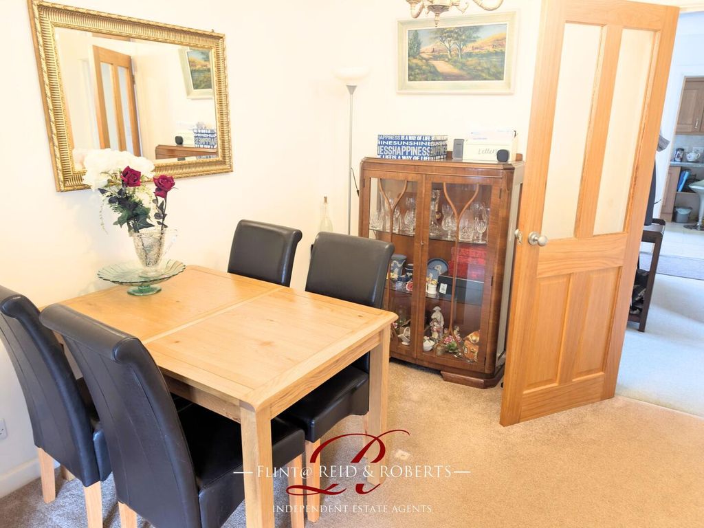Property photo 3 of 19 Dining Room