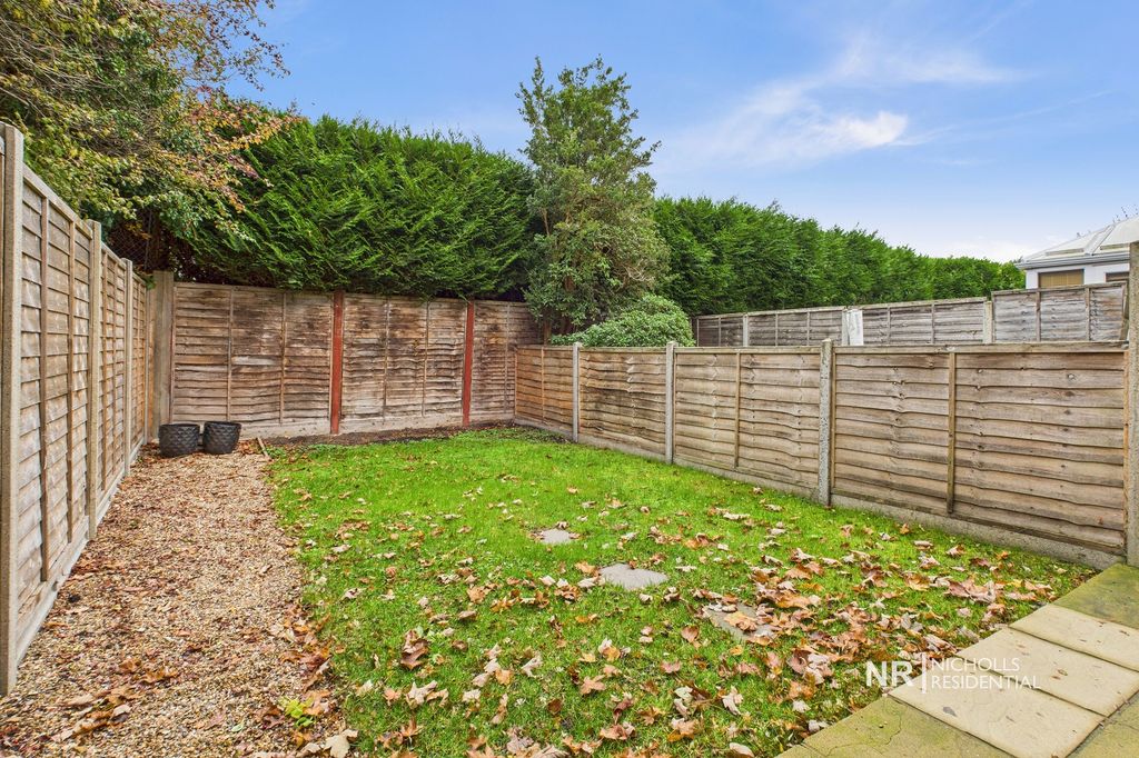 Property photo 3 of 12 Garden