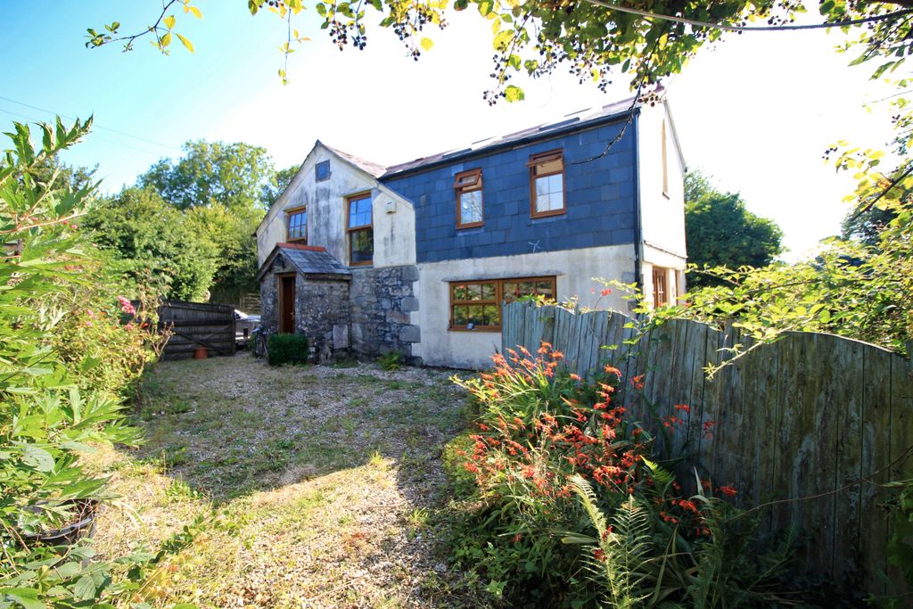 Property photo 1 of 25 Front