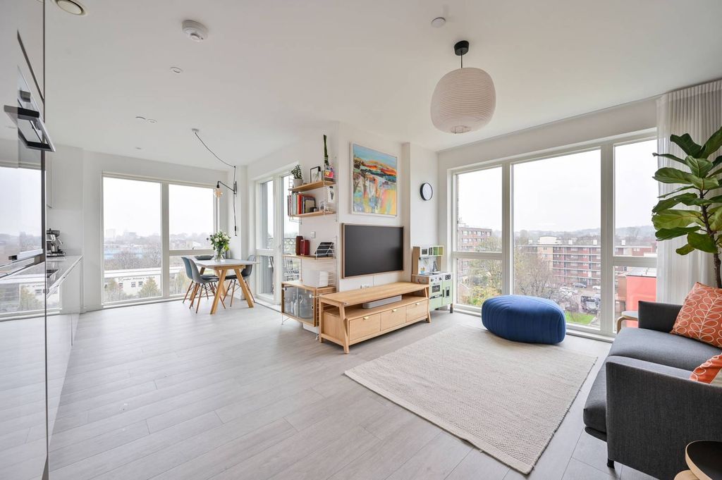 Property photo 2 of 15