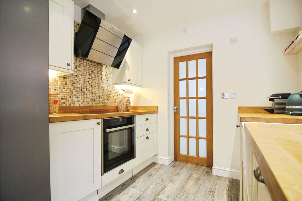 Property photo 2 of 17 Picture No. 13