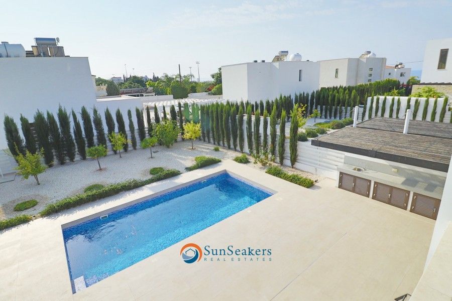 Property photo 3 of 46