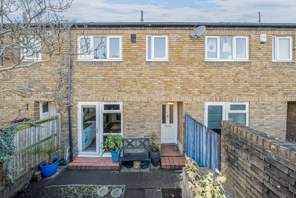 Property photo 1 of 19 External