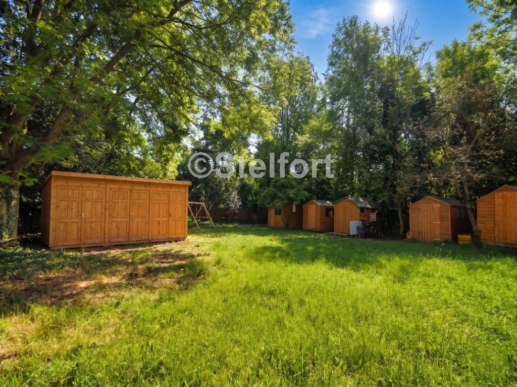 Property photo 3 of 5