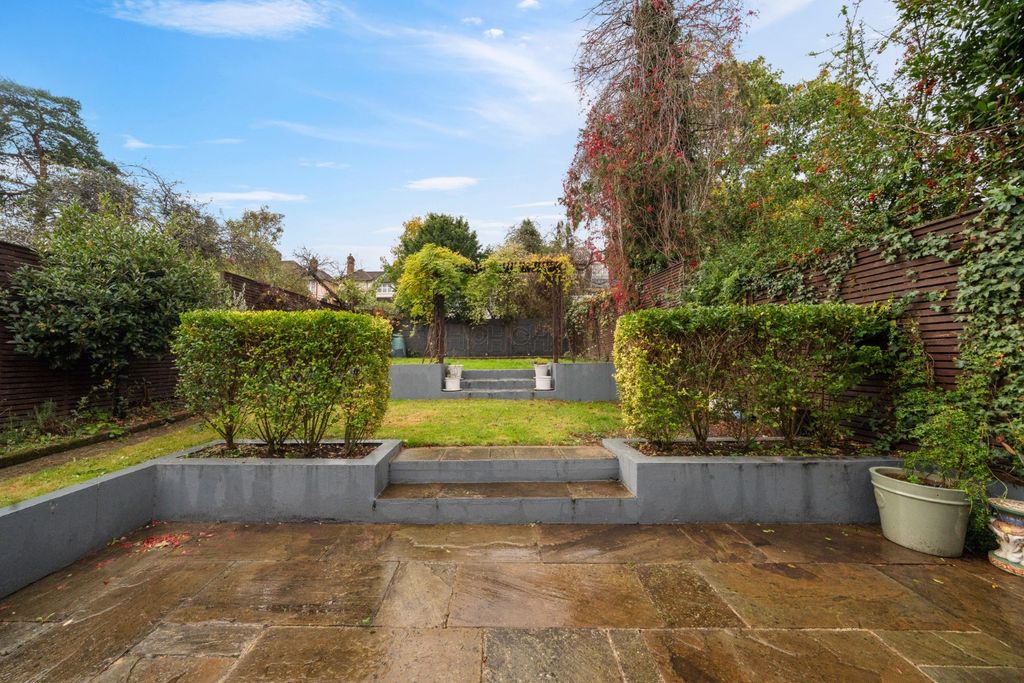 Property photo 2 of 16 4612182