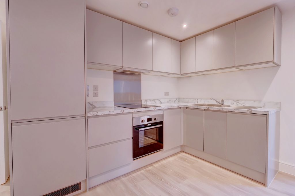 Property photo 2 of 16 Picture No. 19