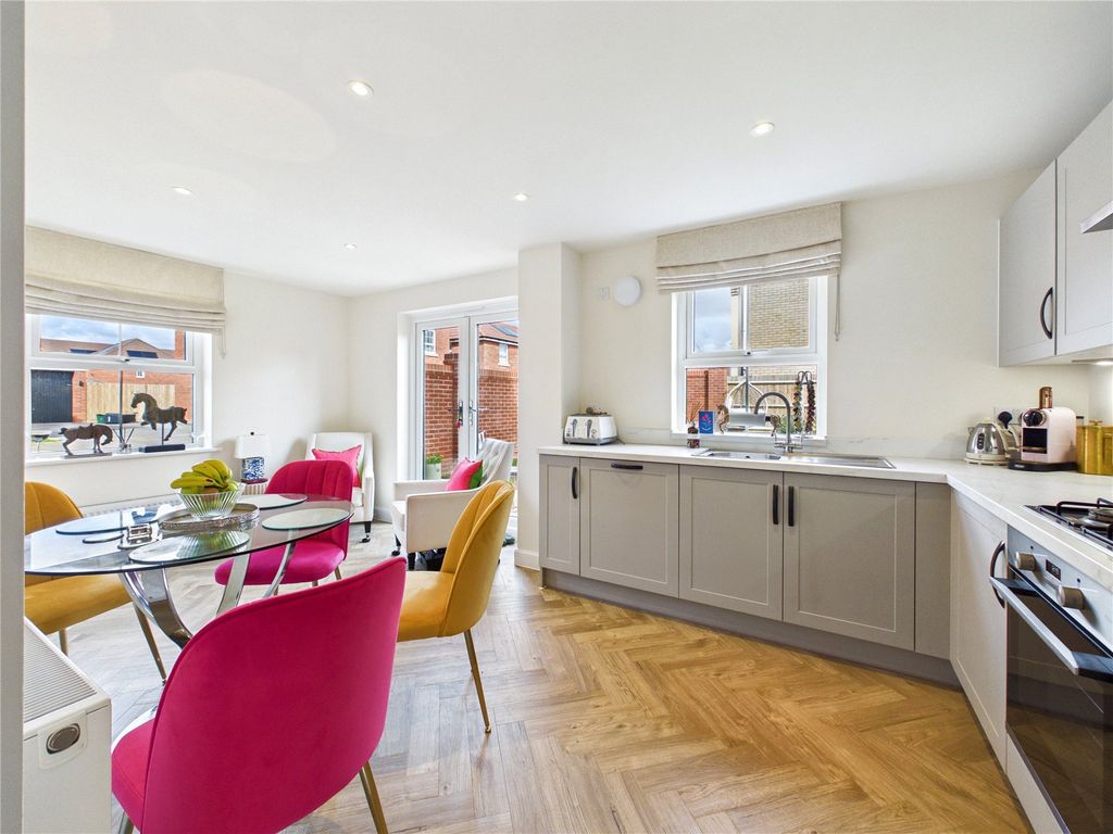 Property photo 3 of 17 Picture 3