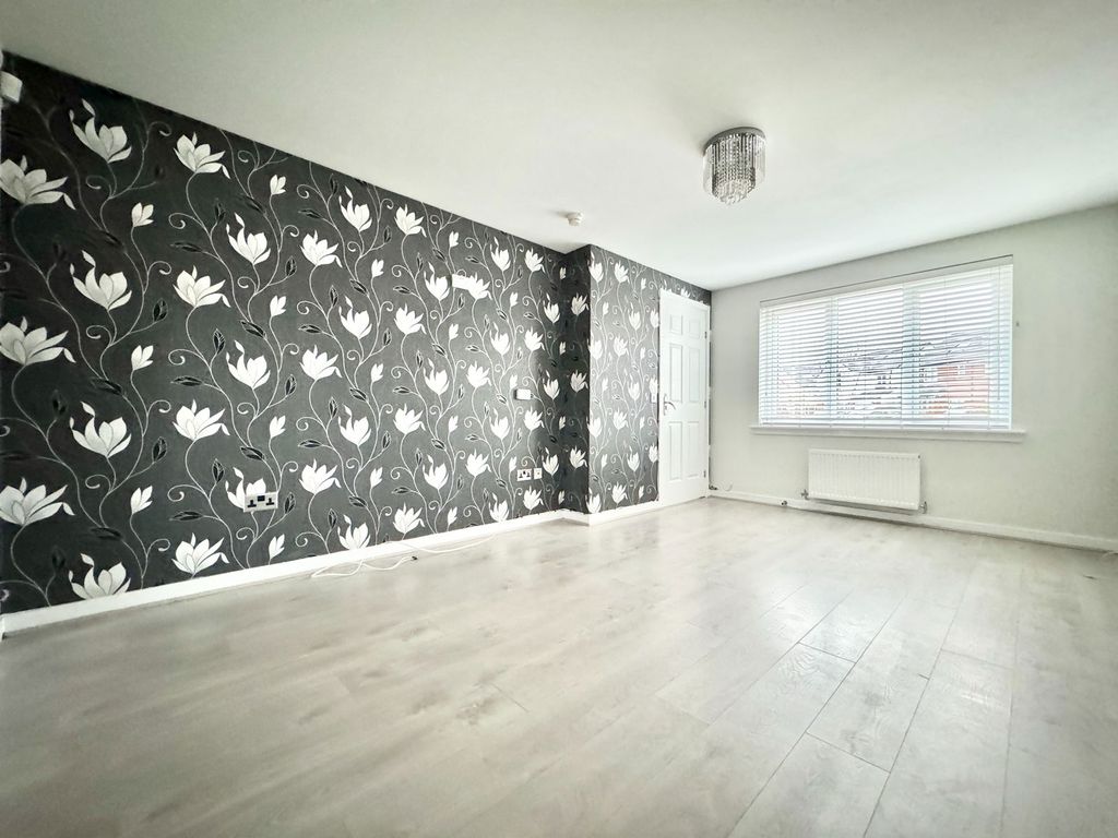 Property photo 3 of 32