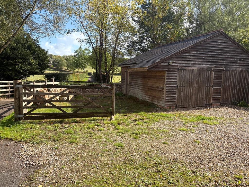 Property photo 3 of 25 Picture No. 30