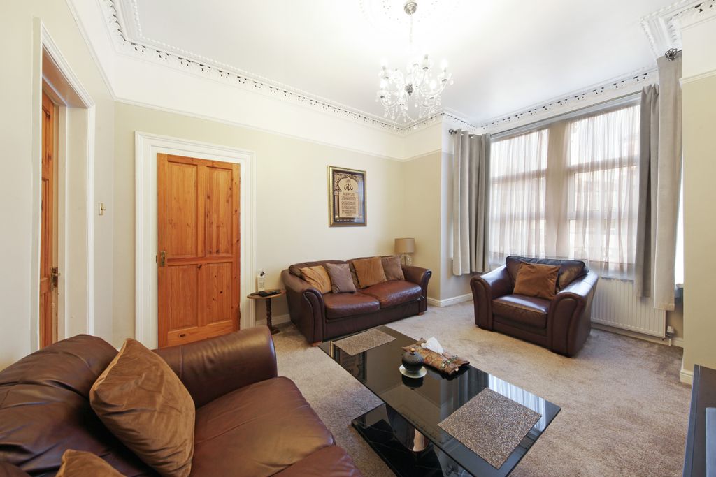 Property photo 3 of 14