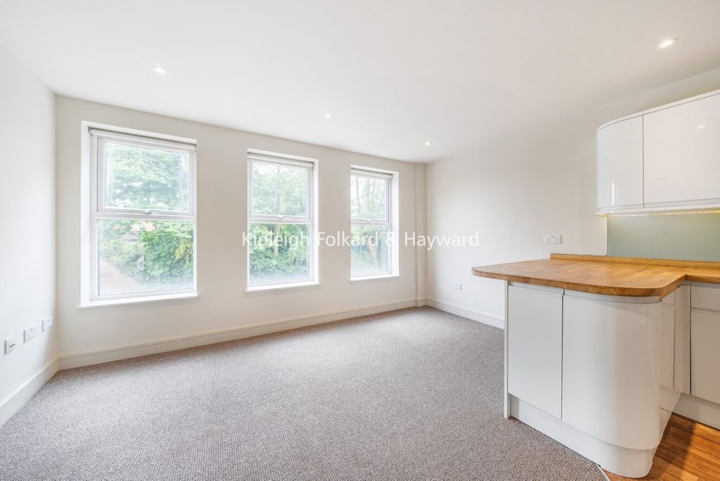 Property photo 3 of 7 432A2De7-0369-439F-A