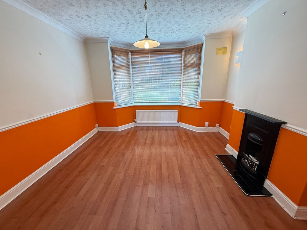 Property photo 3 of 14 5278635