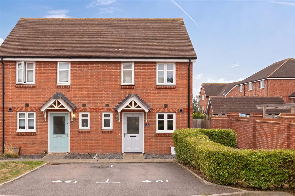 Property photo 1 of 14 Iris Close_16.Jpg