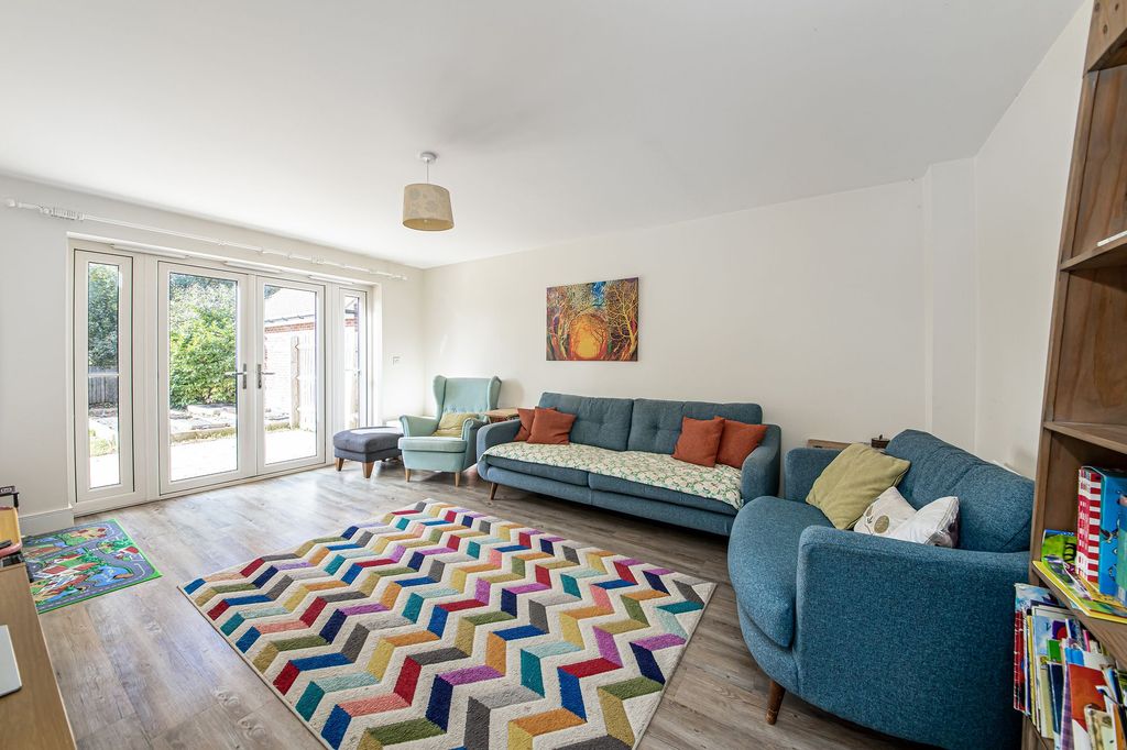 Property photo 3 of 29