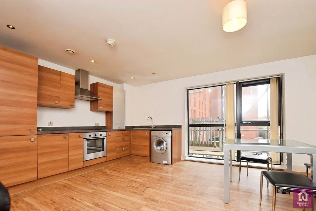 Property photo 3 of 14 Picture No. 32