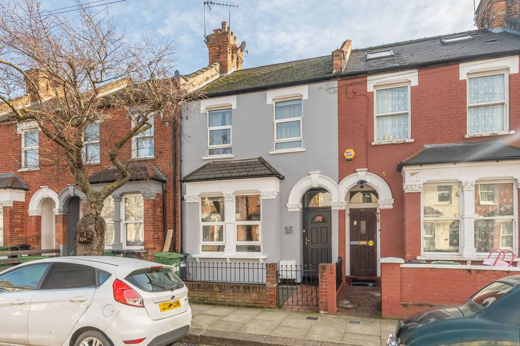 Property photo 2 of 18