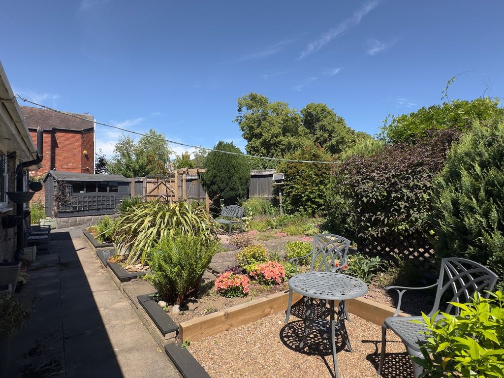 Property photo 2 of 27