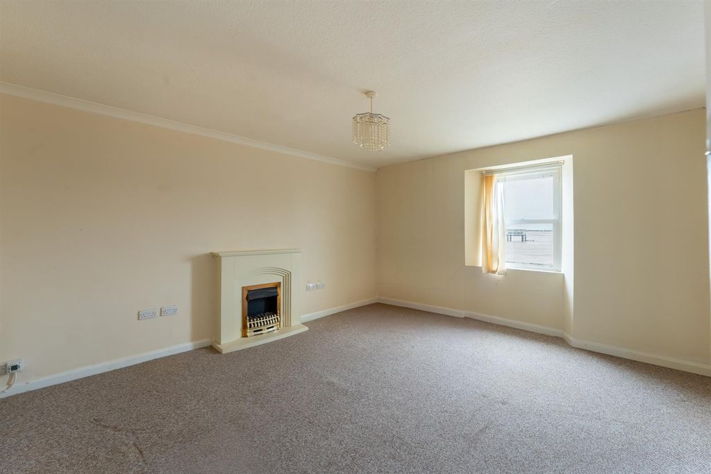 Property photo 3 of 10 Lounge 1.Jpg