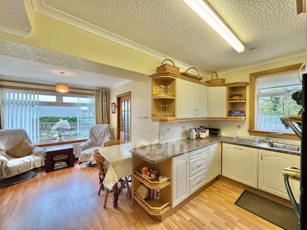 Property photo 2 of 30 Mair Avenue, Dalry Dining Kitchen Pic