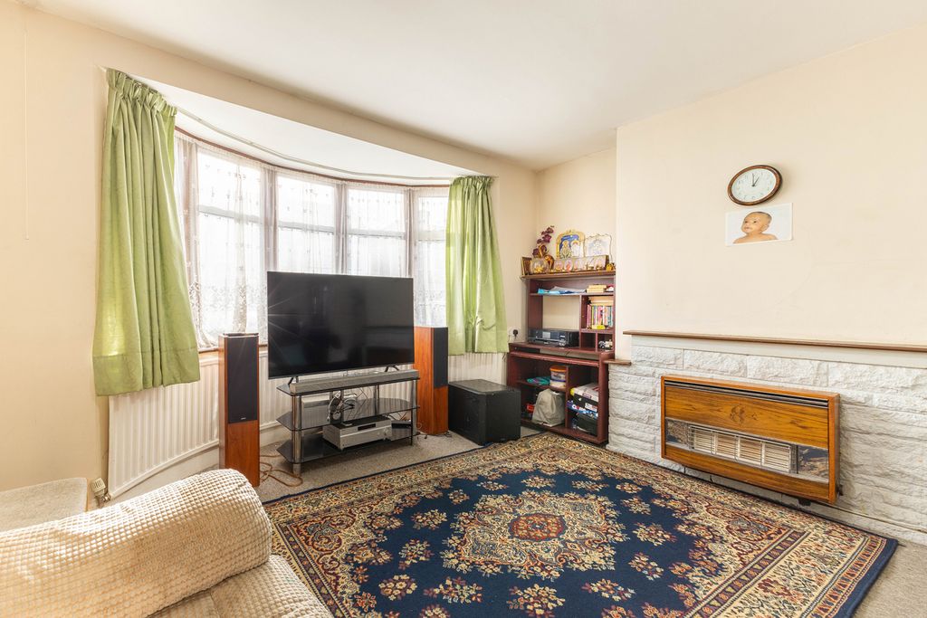 Property photo 2 of 15 Gallery