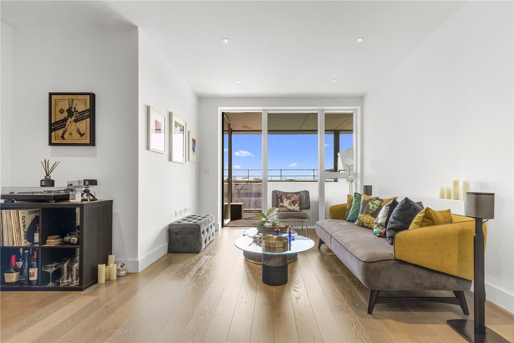 Property photo 1 of 13 Reception