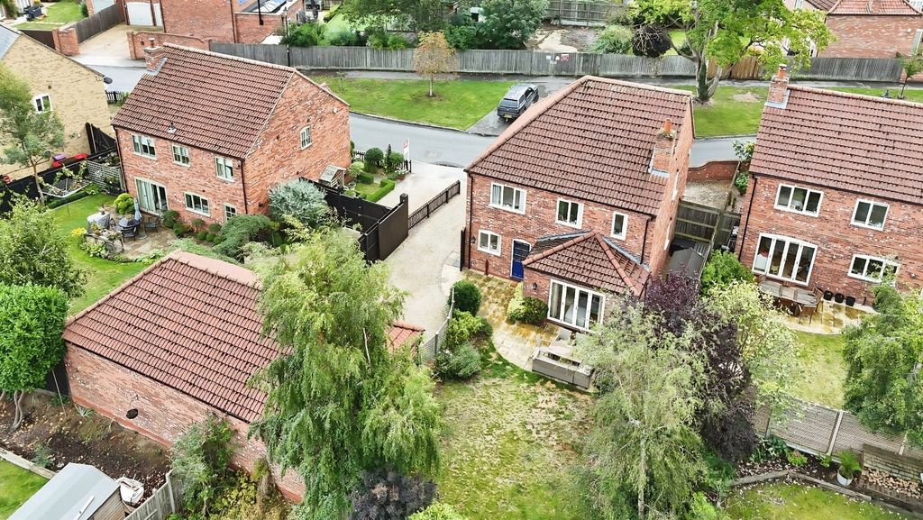 Property photo 2 of 31 4472714