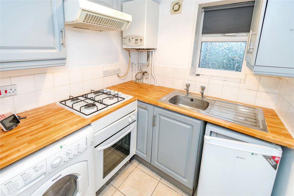 Property photo 2 of 10 Picture No. 12