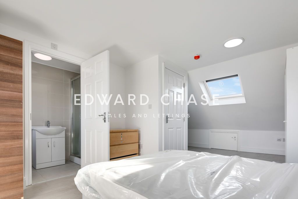 Property photo 1 of 7 Photo 6