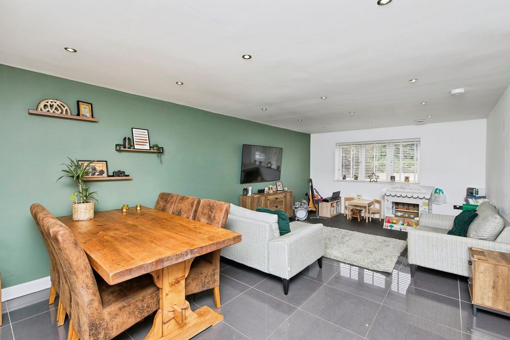Property photo 2 of 23 Photo