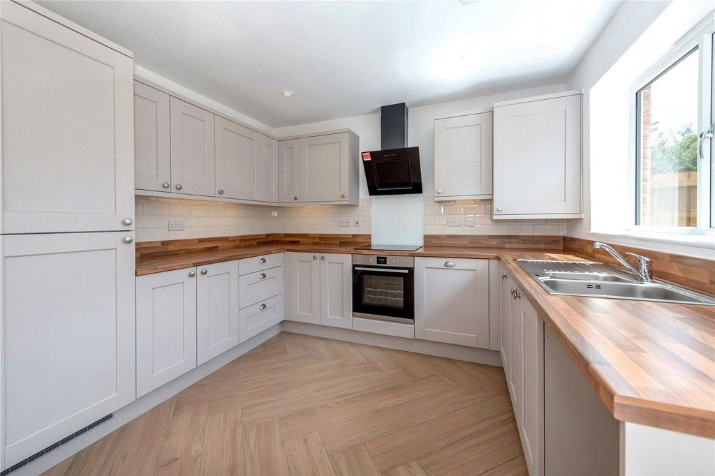 Property photo 3 of 24 Picture No. 17