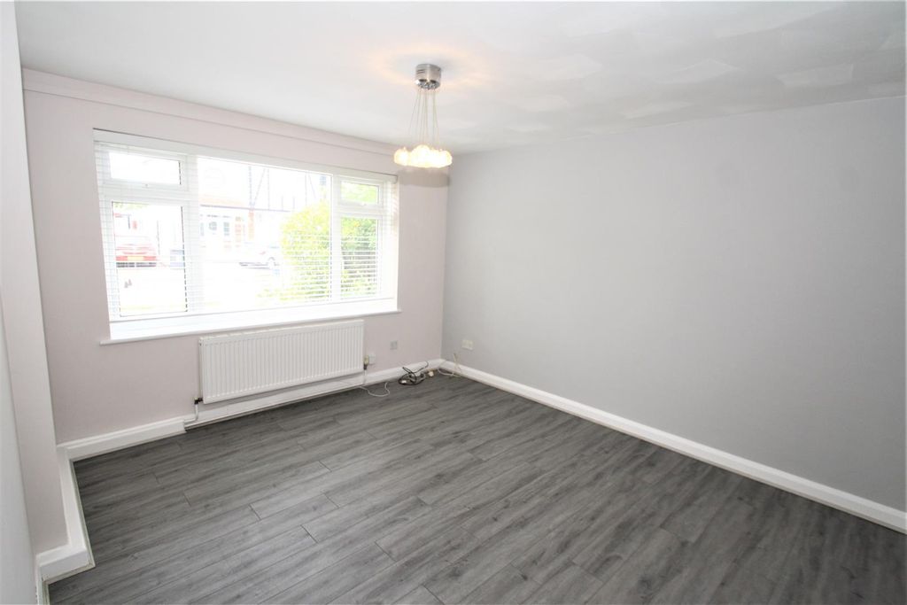 Property photo 2 of 7 Living Room