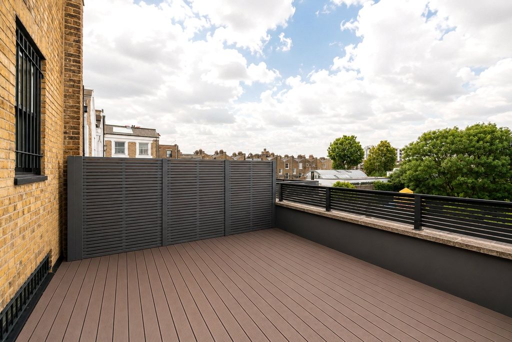 Property photo 2 of 12 Roof Terrace