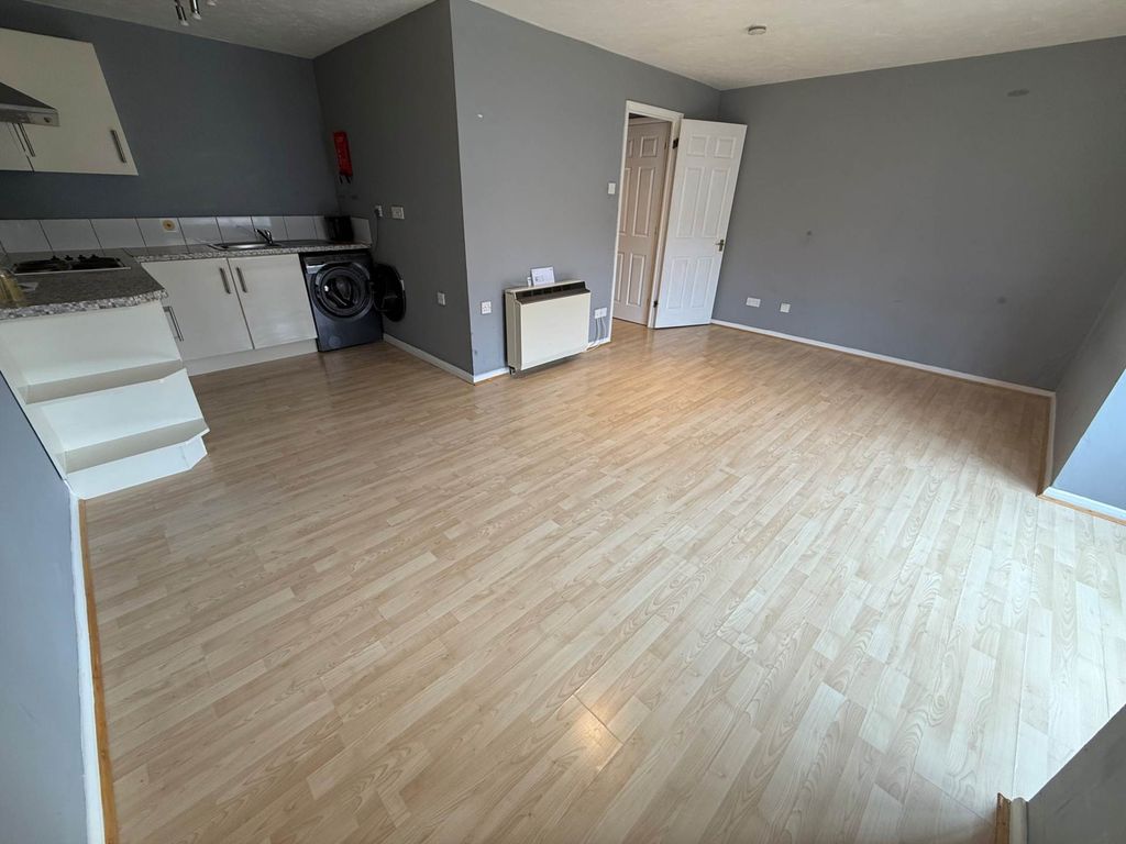 Property photo 3 of 8