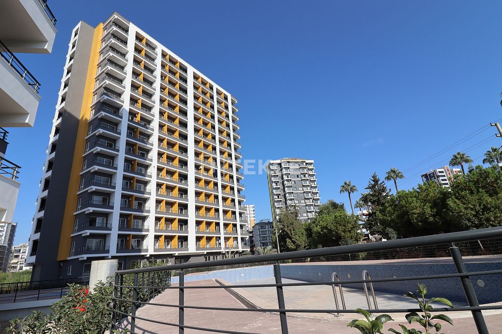 Property photo 2 of 37