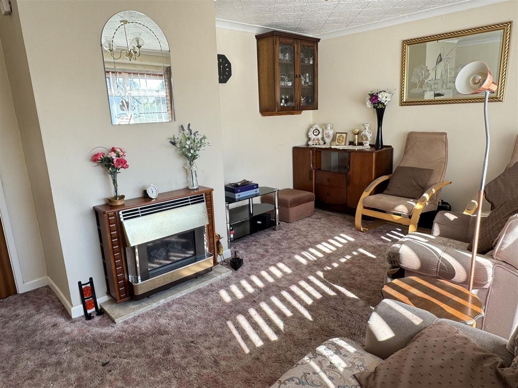 Property photo 3 of 28