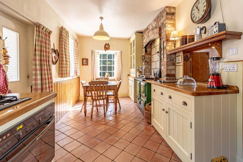Property photo 2 of 48