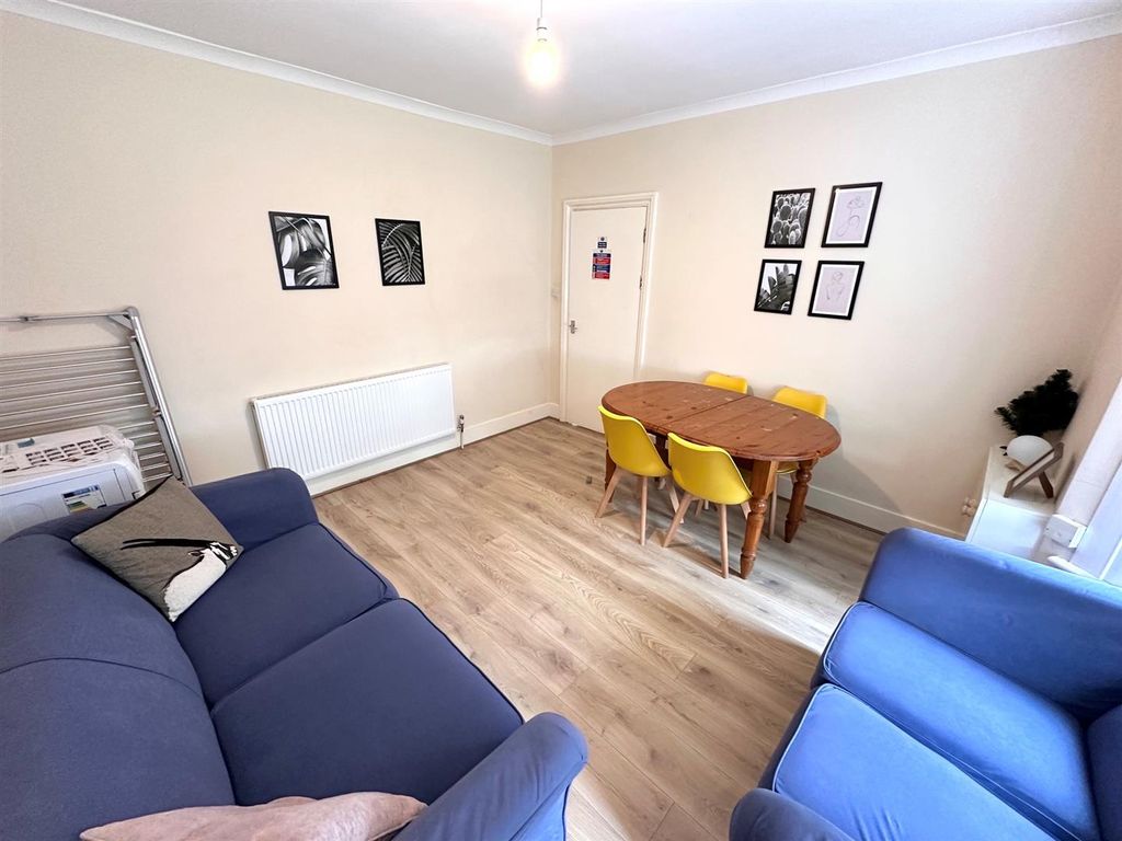 Property photo 1 of 16 Livi.Jpg