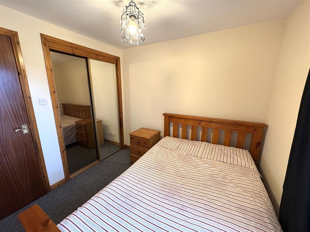Property photo 2 of 10 Bedroom 1.Jpg