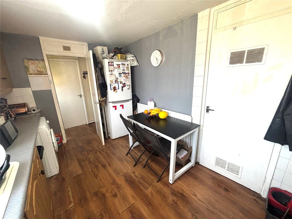 Property photo 3 of 18 Picture No. 06
