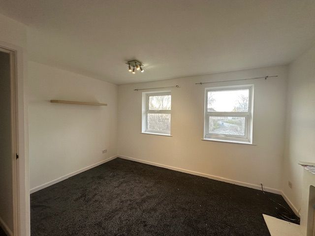 Property photo 3 of 12 Image