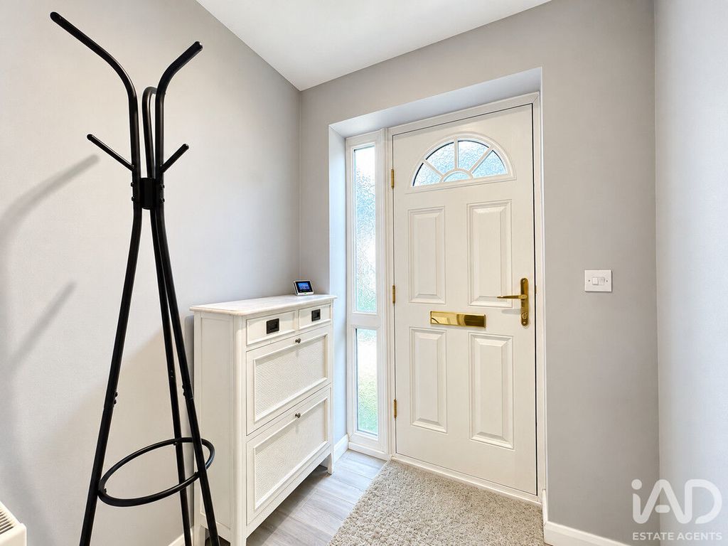 Property photo 2 of 3