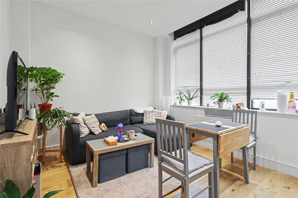 Property photo 2 of 7 Living Area