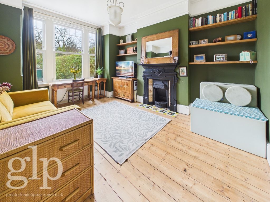 Property photo 2 of 30 4833597