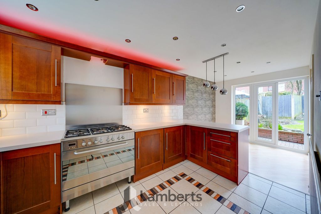 Property photo 2 of 17 Kitchen/Diner