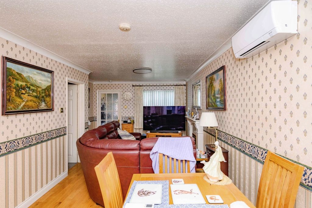 Property photo 3 of 15 Pbox-Img.Jpg