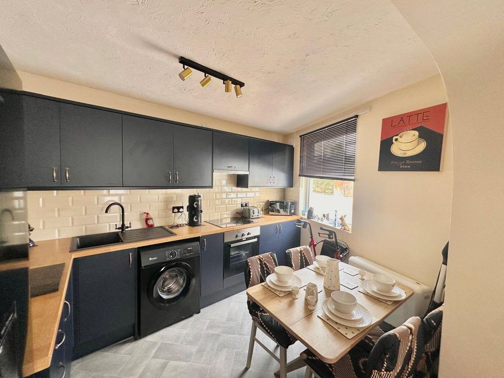 Property photo 2 of 17 Picture No. 39