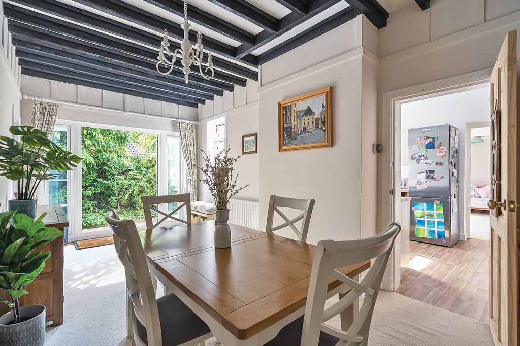 Property photo 2 of 23