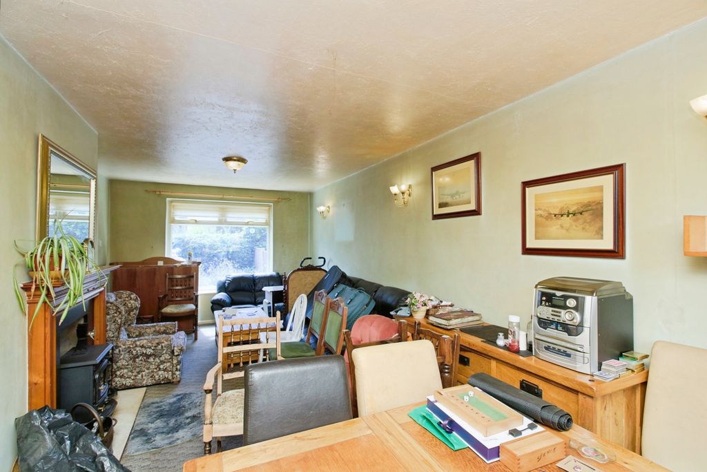 Property photo 2 of 22