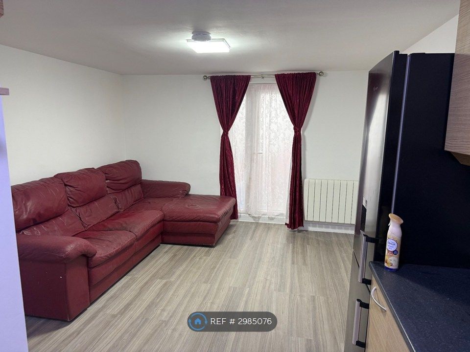 Property photo 2 of 8